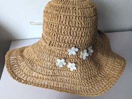 Straw Sun Hat Tropical Trends  Mother Of Pearl Flowers Shell Packable To... - £27.60 GBP