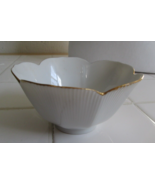 Vintage White Lotus Flower 4-1/2&quot; Ribbed Rice Bowl w/ Gold Trim EUC (Cob... - $11.88