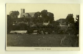h0211 - Godshill Church &amp; Village , Isle of Wight - postcard - £1.99 GBP