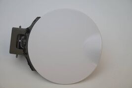 ✅2002 - 2009 GMC Envoy Chevy Trailblazer Fuel Door Gas Filler Lid White OEM - $62.32