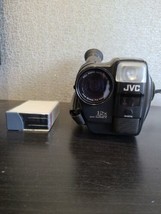JVC GR-AX400 Camcorder compact VHS  Video camera  With Original Case  - $60.94