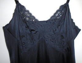 Vanity Fair Black Lace Full Slip Vintage 70s-80s Size 36 - £15.58 GBP