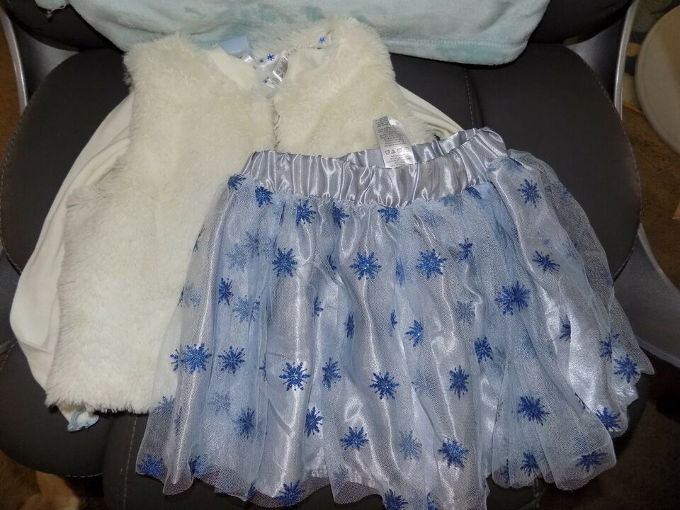 Disney Frozen2 3-Pc LS Top Faux Fur Vest Snowflake Skirt Set Size 3T Gir... - $40.95