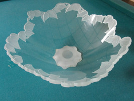 1995 SCHLANSER CRYSTAL FROSTED AND CLEAR LEAVES BOWL 6 X 13&quot; [BACKRCK] - $240.97 CAD