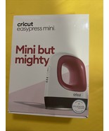 Cricut 2007468 Mini Heat Press for Vinyl Projects - Raspberry - $738.99 MXN