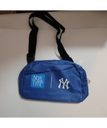 Official NY Yankees x New York Life Blue Pouch – Travel &amp; Everyday Use - $271.57 MXN