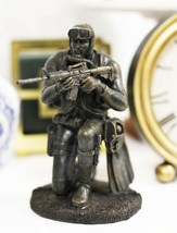 Kneeling Navy Seal Diver Soldier With Fins And Mask Aiming His Rifle Statue 6&quot;H - £29.05 GBP