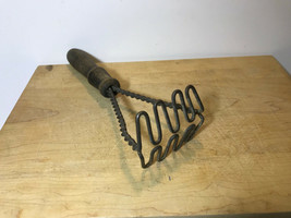 Antique Wooden Handled Twisted Wire Potato Masher  - £6.04 GBP