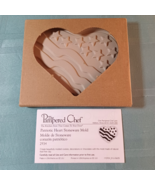 Pampered Chef Winter PATRIOTIC Heart Cookie Mold 2003 Vintage Stoneware NIB - $8.14 CAD