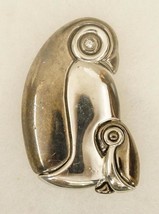Liz Claiborne Costume Jewelry Silver Tone Metal Penguin Bird &amp; Baby Brooch Pin - £15.85 GBP
