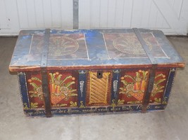 Vintage German Dutch Painted Decorated Trunk - $12,812.22 MXN