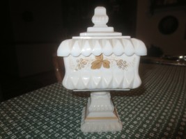 Rare Hand Painted Westmoreland Leaves &amp; Grapes Milkglass Pedestal Covered Dish - $29.70