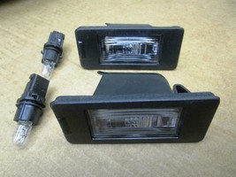 (2) OEM 2015-17 GM GMC Chevrolet Cadillac License Plate Light Assembly 1... - £8.67 GBP