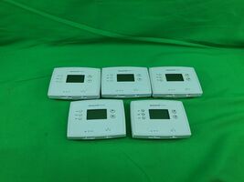 Lot of 5 Honeywell Home RTH221B1039 1-Week Programmable Thermostat, White - $56.13 CAD