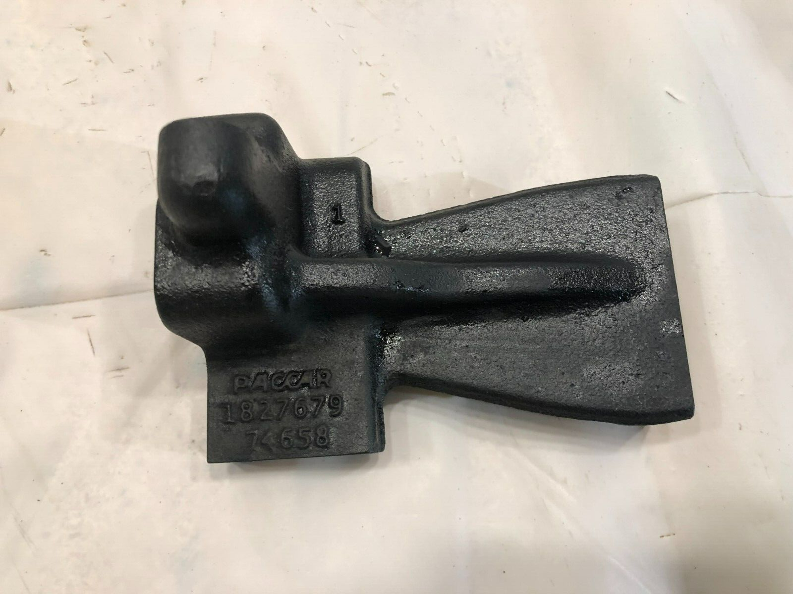 2013 Paccar MX-13 Diesel Engine Bracket 1827679 OEM - $55.75
