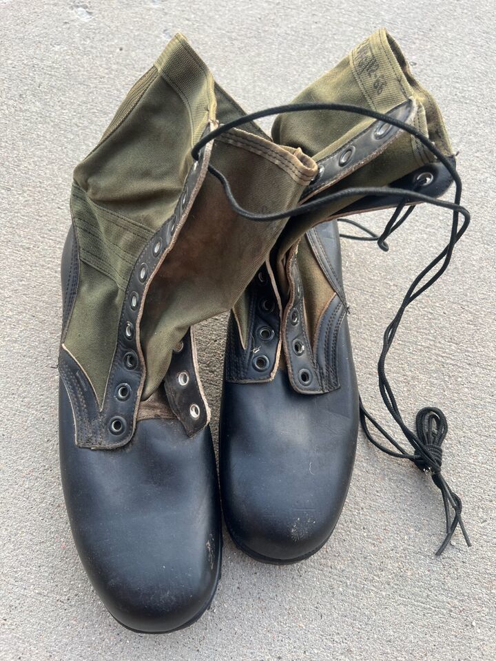 NEW 1966 US ARMY VIETNAM WAR ERA JUNGLE BOOTS - SIZE 12N - $247.78