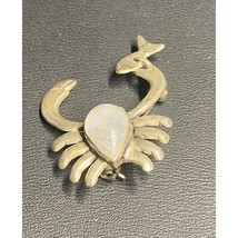 SIGNED SUE B. 925 STERLING SILVER AND MOONSTONE CRAB CATCHING FISH BROOC... - $673.29 MXN
