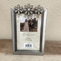 BURNES OF BOSTON Silver Tone 3 Enameled Daisy W/ Pearl 4”x6” Picture Frame - £10.08 GBP