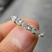 2 KT Diamanti Finti Anniversario Fede Nuziale 14K Placcato Oro Bianco - £197.34 GBP
