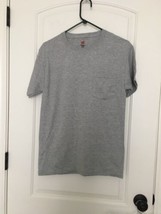 Hanes Men&#39;s Gray Short Sleeve T-Shirt Crewneck Shirt Size Small - £25.51 GBP