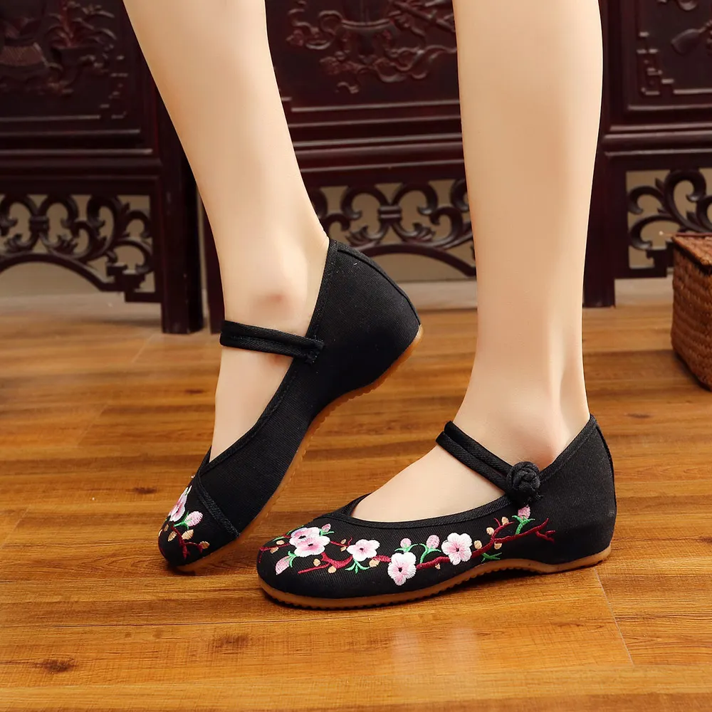 Veowalk New Spring Plum Flower Embroidered Woman Casual Cotton Shoes Old Beijing - £122.59 GBP