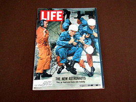 Pete Conrad Tom Stafford Apollo Astronauts Signed Auto 1963 Life Mag Jsa Beauty - £369.70 GBP