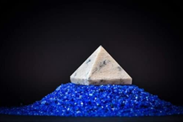 Moonstone Peach Pyramid - 4.8x4.5 cm, 105g - Healing Crystal, Meditation, Chakra - £31.24 GBP