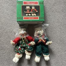 House of Lloyd Christmas Around the World Hip and Hop Bunny Set Vintage 1995 - £11.06 GBP