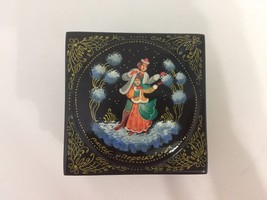 Vintage 2 Tier Russian Lacquer Box Jewelry Trinket w/ Christmas Scene Signed - £35.97 GBP