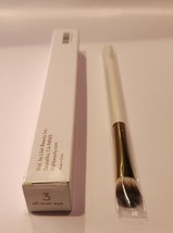 lilah b. All-Over Eye Brush #3 - $278.36 MXN