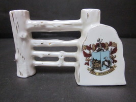 VINTAGE FOREIGN CRESTED WARE NEW BRADWELL CREST FENCE &amp; TOMBSTONE FIGURINE - £7.98 GBP