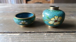 Antique Cloisonne Salt Bowl and Pepper Shaker Flower Design Inside Blue ... - $29.69