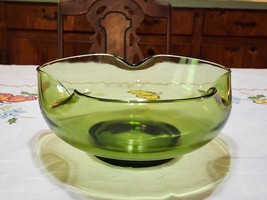 Vintage Anchor Hocking Avocado Green Glass Bowl Pinched Shape 70&#39;s - $17.82