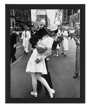 WW2 Victory Day Kiss In Times Square New York 1945 8X10 Framed Photo - £16.01 GBP