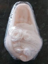 3D Newborn Baby Soap Infant White Swaddled Blanket Flowers Roses - £3.70 GBP