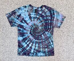 NEW Gildan Men’s Purple Bright Blue Spiral Ice Tie Dye Short Sleeve Shir... - €18,56 EUR NEW Gildan Men’s Purple Bright Blue Spiral Ice Tie Dye Short Sleeve Shir... - €18,56 EUR