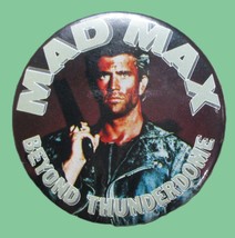 1985 MAD MAX BEYOND THUNDERDOME 2.25&quot; Diameter Pinback Button - Mel Gibson - $7.19