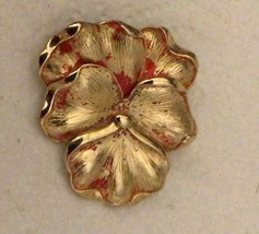 Trifari Crown Goldtone Pin Pansy Flower Vintage Brooch Red Enamel - £33.70 GBP
