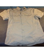 BEYOND THE MART GRAY SHIRT LARGE SHORT SLEEVE BUTTON DOWN - $182.97 MXN