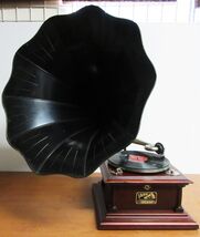 Victor IV Phonograph with Morning Glory Horn circa 1905 Fully Restored - $2,995.00