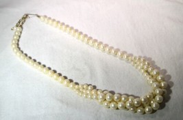 Vintage Twist Graduated Pearl Necklace K1479 - £38.14 GBP