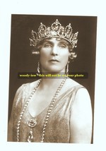 mmc015-Queen Victoria Eugenie(Battenberg)Spain mum Princess Beatrice-pri... - $2.80
