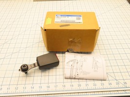 Ford BB5Z-78613D48-AB Seat Belt Buckle Receptacle 3rd Row - $37.98