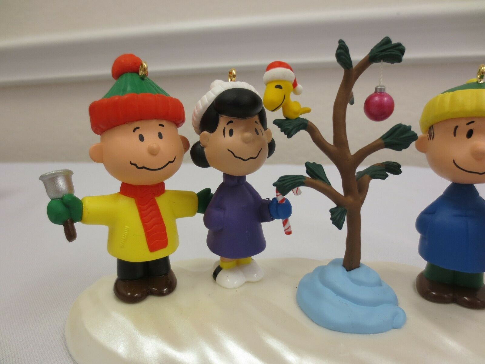 Hallmark Tabletop Display Hallmark A Charlie Brown Christmas Tabletop Display & Four Ornaments ...