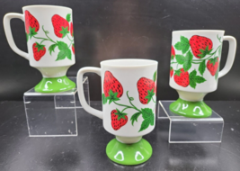 3 Strawberry Vine Pedestal Mugs Set Vintage Red Green White Fruit Retro ... - £23.44 GBP