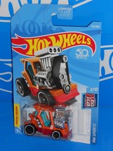 Hot Wheels 2018 HW Sports Series #322 Tee&#39;d Off 2 Orange - £1.58 GBP
