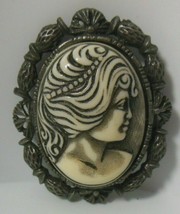 Vintage Large Carved Black/White 3D Cameo Brooch - £51.56 GBP