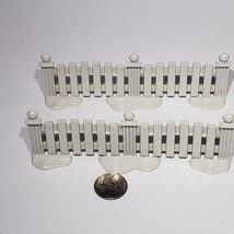 Set of 2 Dept 56 Village White Picket Fence Sections 5101-2 Enameled Cast Metal - £9.53 GBP