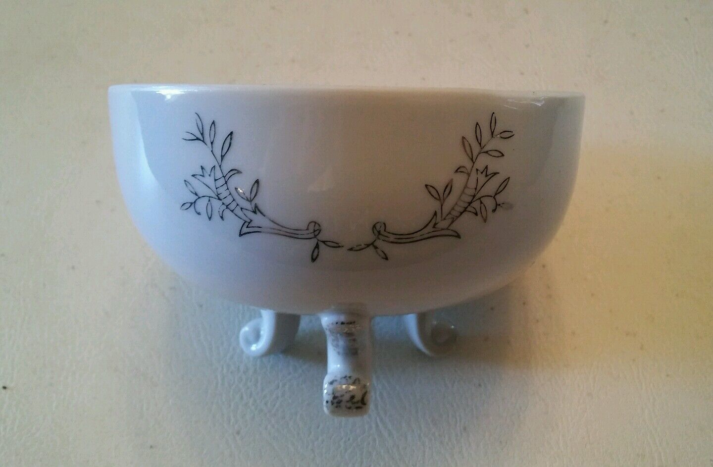 020 Lefton china Hand Painted legged mint dish #NE2604 Bowl - $12.99