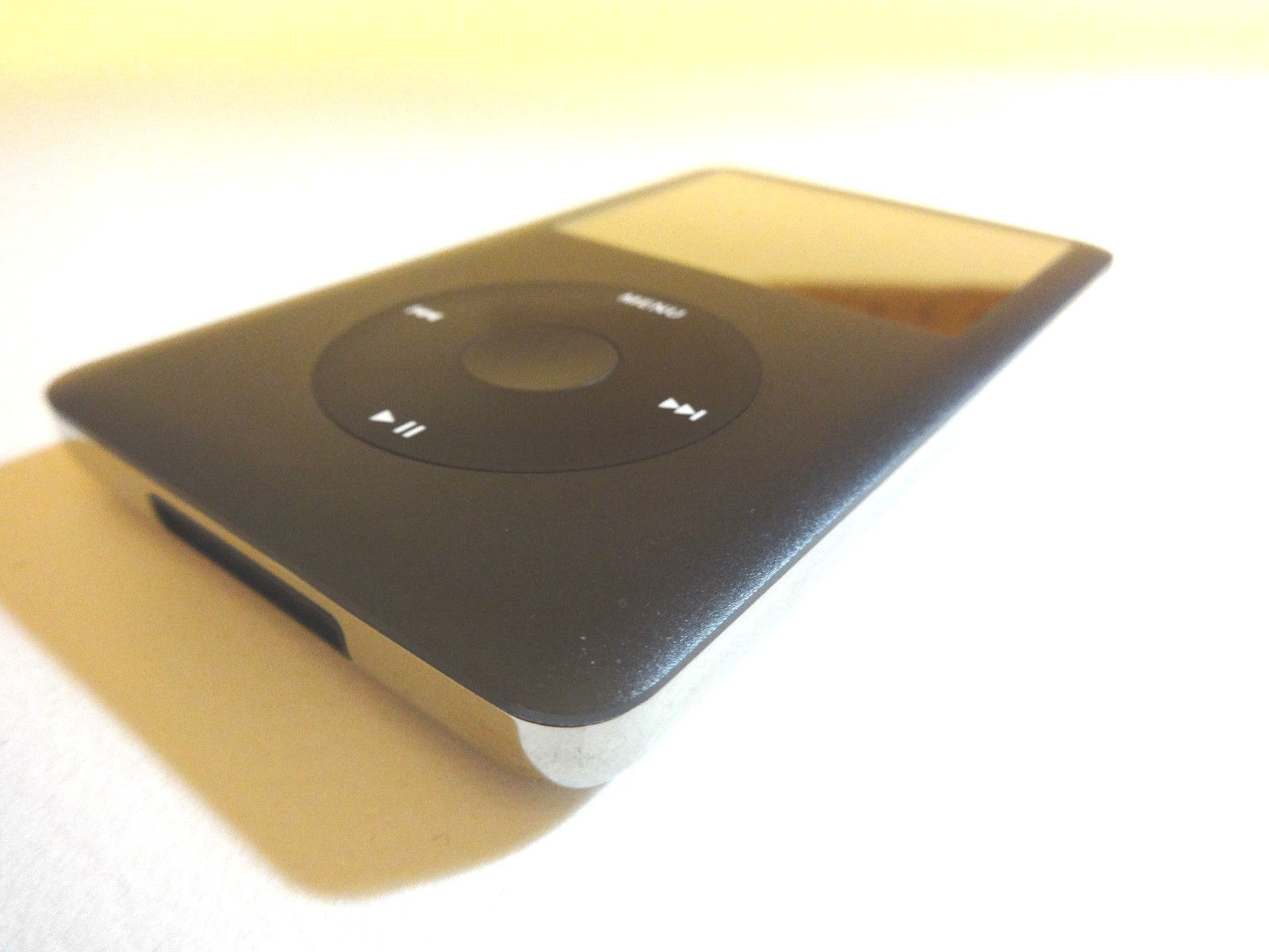 APPLE  iPOD  CLASSIC  7TH GEN.  BLACK  120GB...NEW  BATTERY... Item image 4